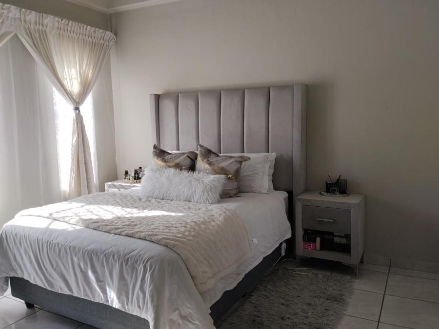 To Let 3 Bedroom Property for Rent in Waterval East North West